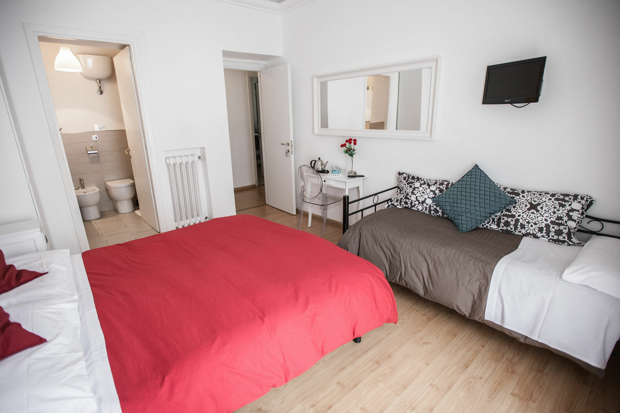 Rooms In Рим Экстерьер фото